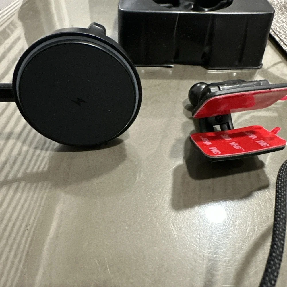 LISEN W119 Qi2 15W Car Wireless Charging Mount Round MagSafe Style Open Box